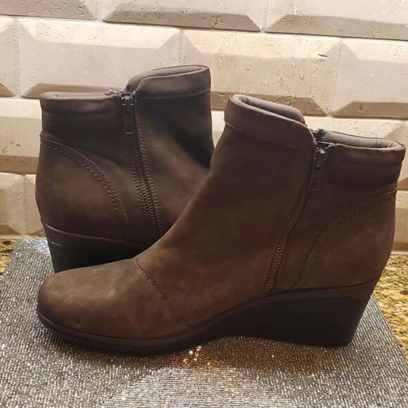 EARTH Nubuck Booties - Size 12 - Picture 3 of 9